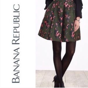 Banana Republic Skirt - Size 2